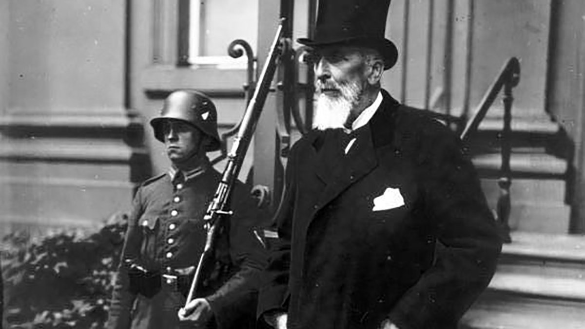 Apponyi Albert 1928 novemberében_Wikipedia_V.jpg