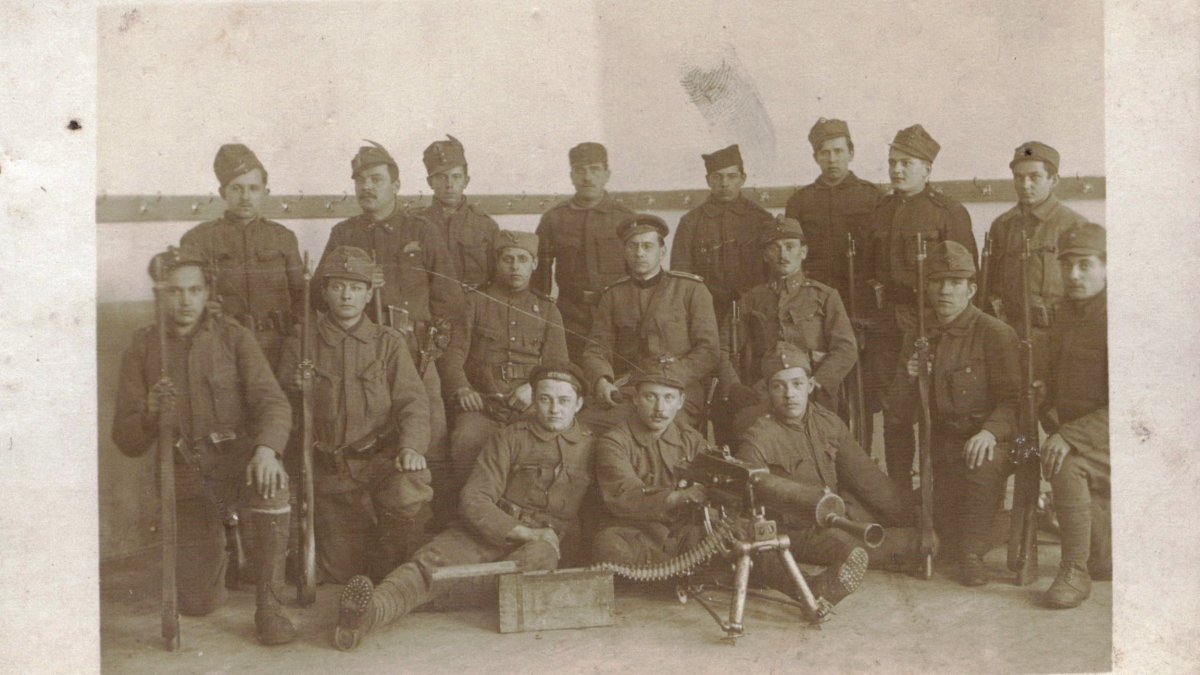 A Muravidékre 1919 késő nyarán bevonult szerb katonák csoportképe_Wikipedia (1).jpg